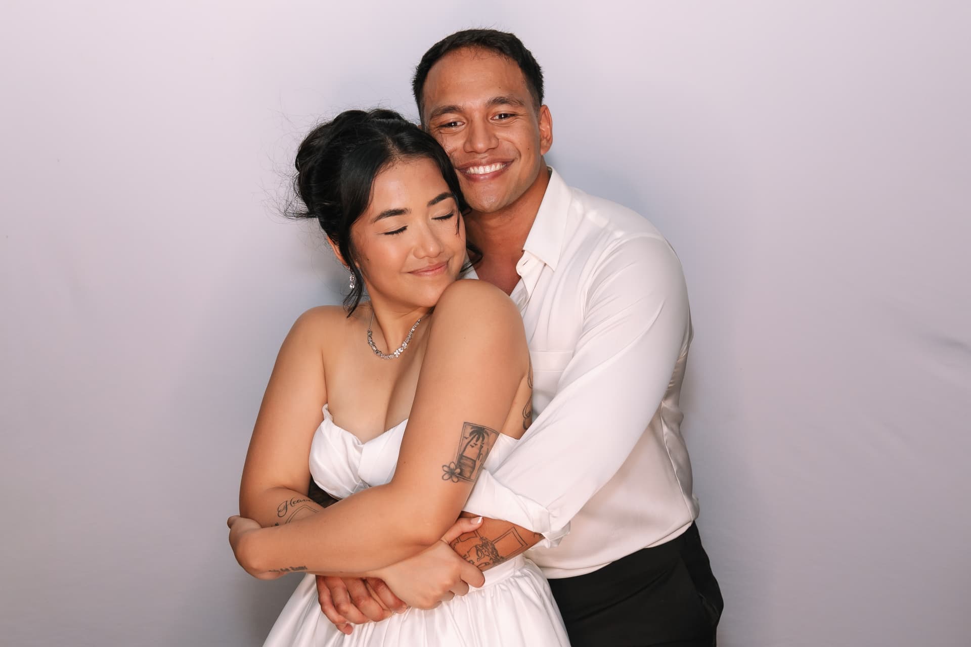 Bride and groom portrait in the Stel Star photobooth